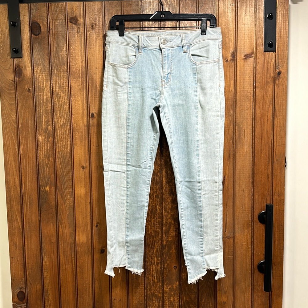 American Eagle Cropped Jeans size 8